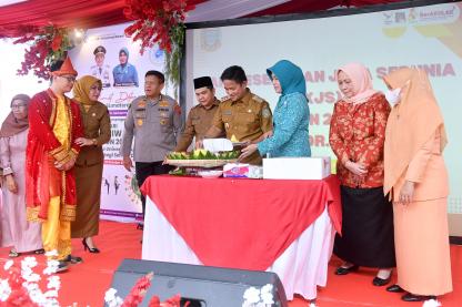 Puncak Acara Hari Kesehatan Jiwa Sedunia, Pj Gubernur Sumut Kunjungi dan Sapa Pasien RSJ Muhammad Ildrem